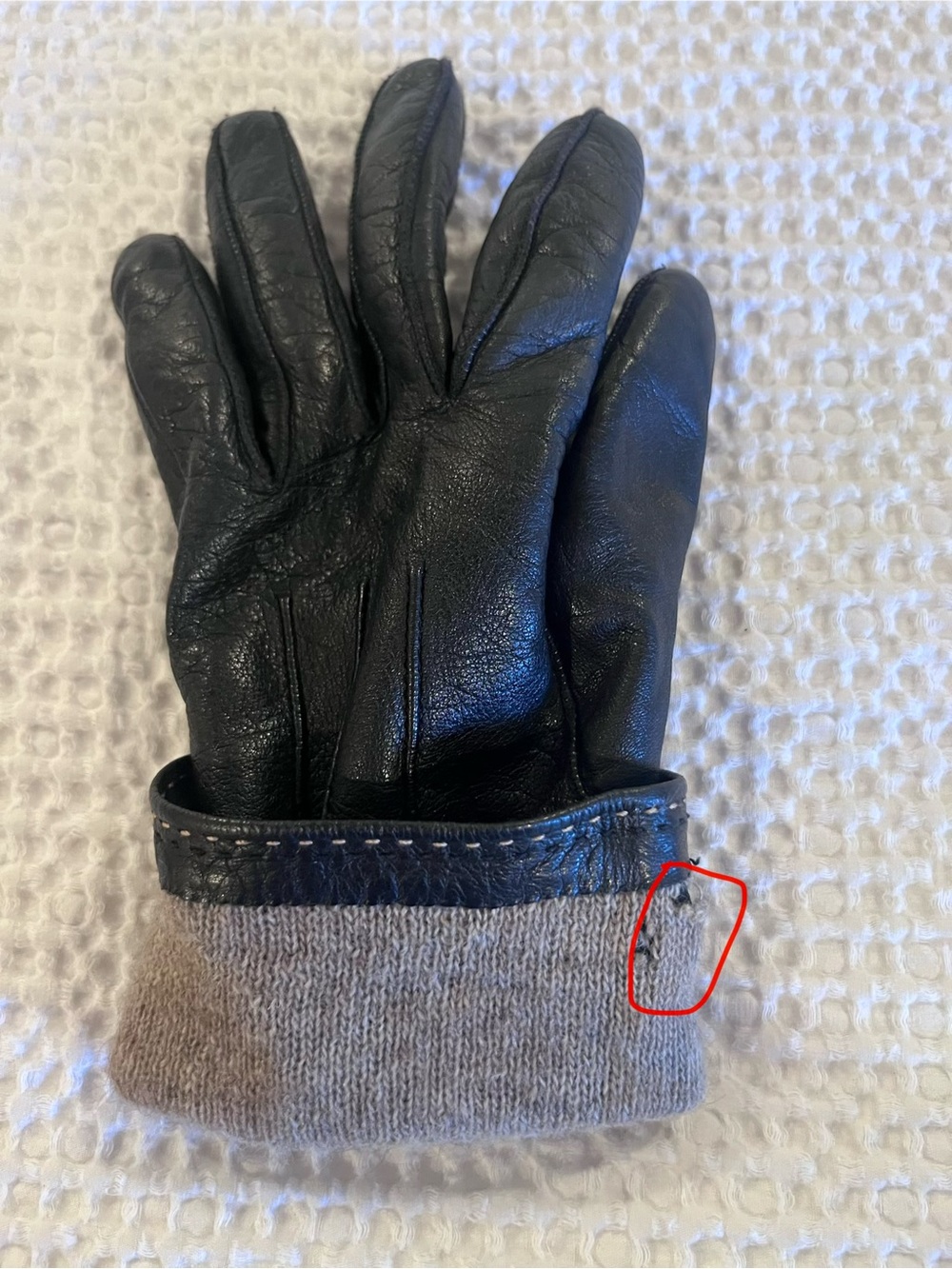 Coach women’s Black Leather Gloves - Picture 7 of 10